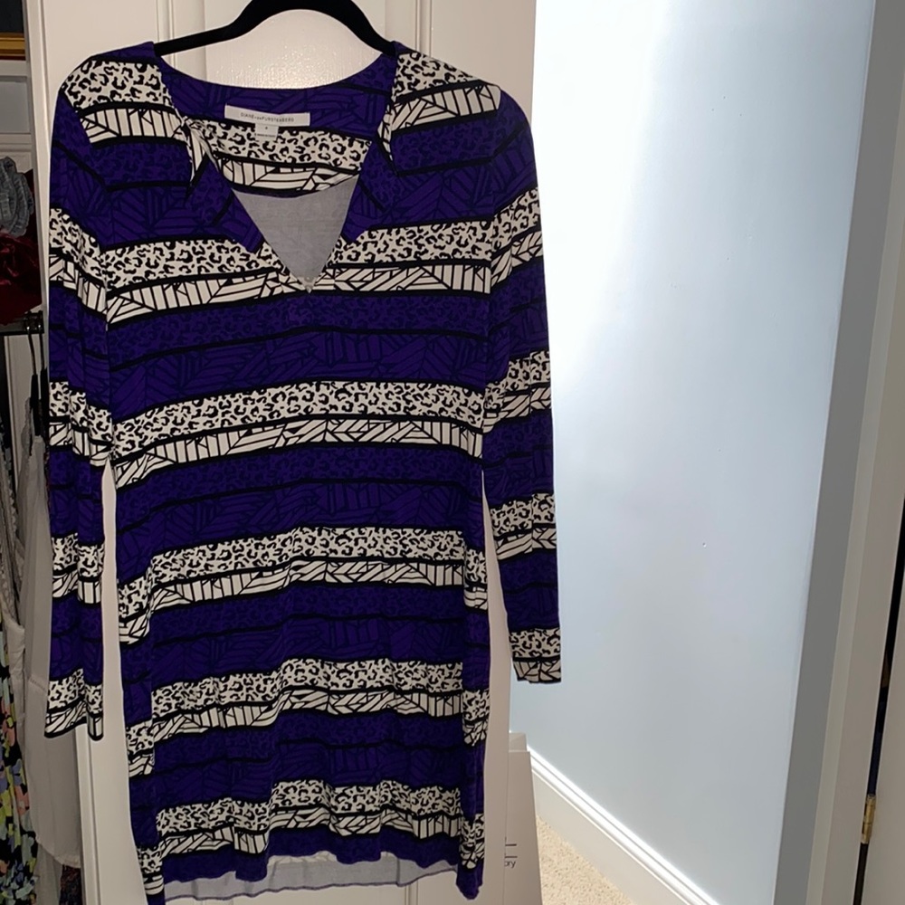 Selling a soft Diane Von Furstenberg dress!! Has been worn maybe 2-3 times!
